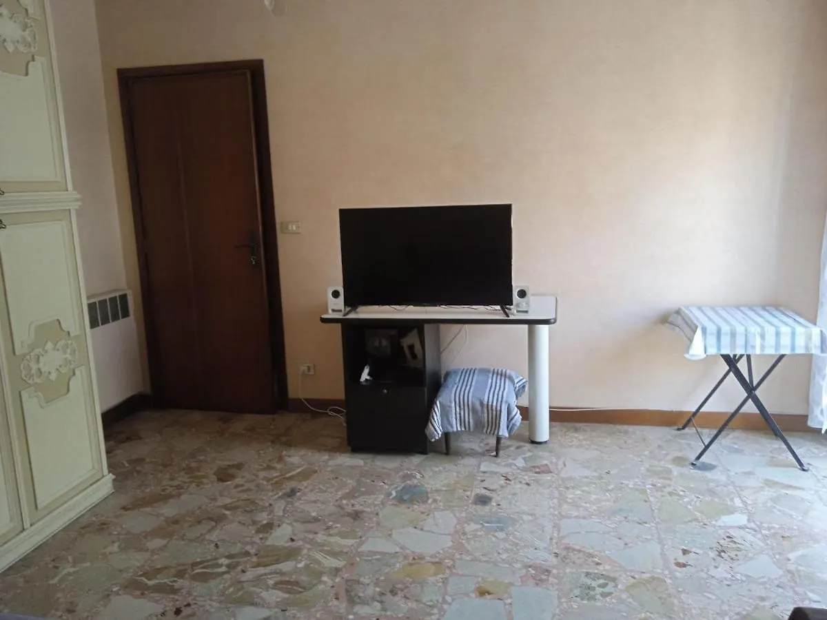 Quarto em Acomodações Particulares White Room, Stanza Matrimoniale In Zona Centrale Syracuse